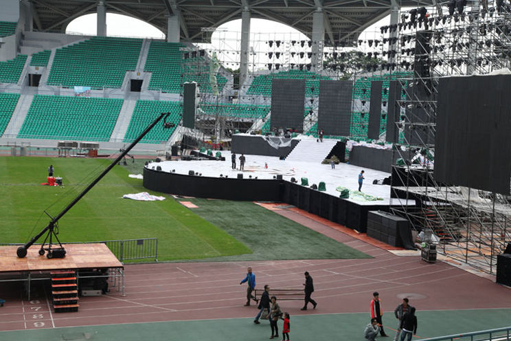 摇臂拍摄导播台直播